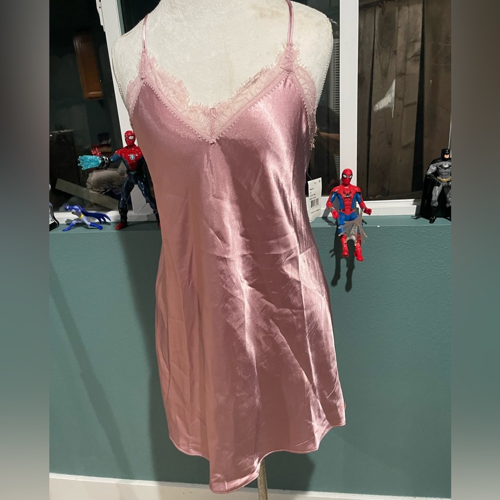 Brand New !!!! Beautiful chemise